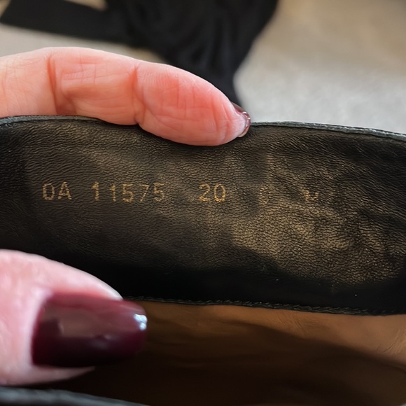 Salvatore Ferragamo bootie. Size 9…..Simply stunning - Picture 5 of 16